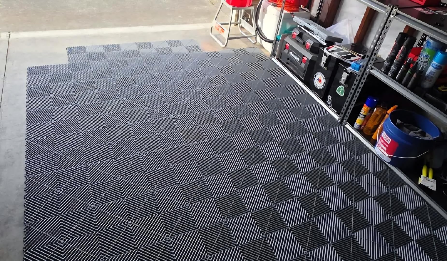 Jocoevol 60-Pcs Interlocking Tile, 12 x 12 Indoor/Outdoor Self-Drainage Interlocking Floor Tiles, Non-Slip Heavy-Duty Polypropylene Splicing Flooring Tile for Garage Patio Pool Bathroom, Black customer photo 1