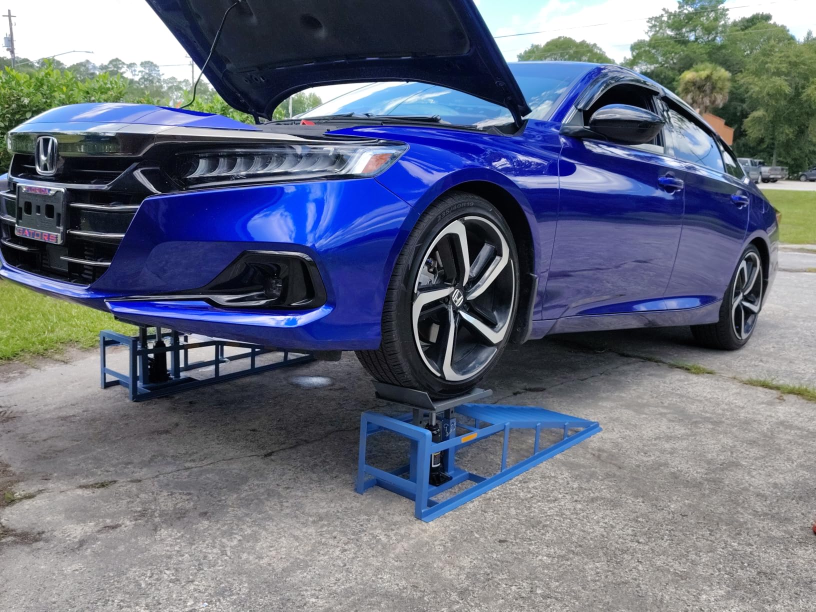 2 Heavy-Duty Car Ramps, 5-Ton (5000 kg) Capacity, with Reflective Strip | High-load Hydraulic Ramps, for Safe Nighttime Use, Adjustable Height from 9.8 to 15 In customer photo 1