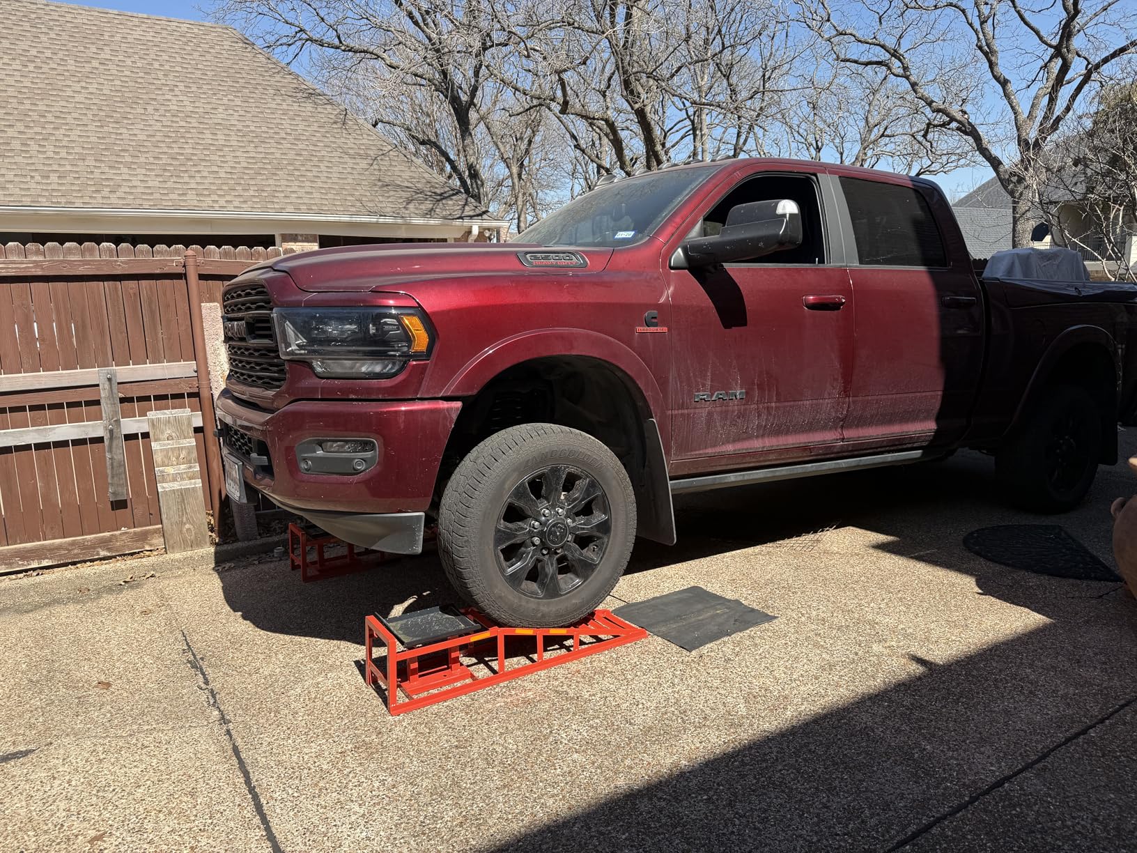 2 Heavy-Duty Car Ramps, 5-Ton (5000 kg) Capacity, with Reflective Strip | High-load Hydraulic Ramps, for Safe Nighttime Use, Adjustable Height from 9.8 to 15 In customer photo 2