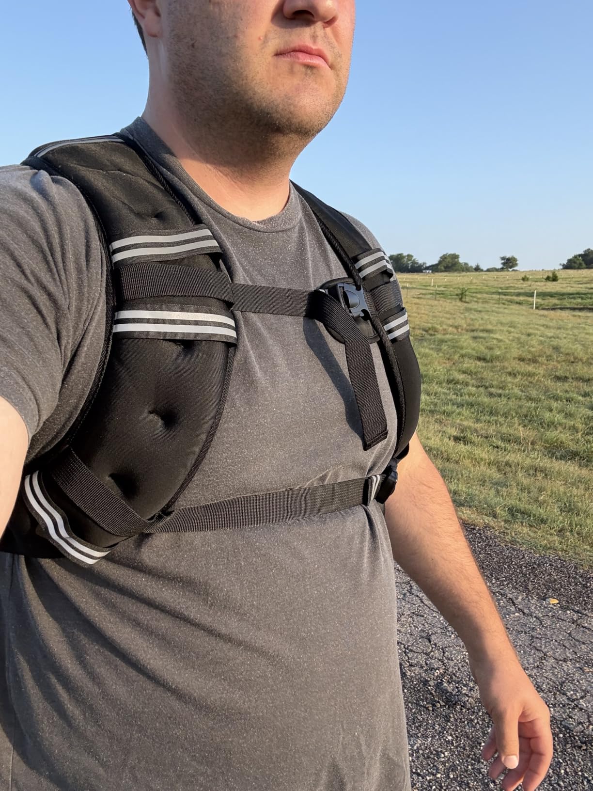 Zeerun Weighted Vest, 6lb/8lb/10lb/12lb/15lb/18lb/20lb/24lb/30lb for Men Women, Reflective Stripe Adjustable Buckle, Comfortable Durable Rucking Vest for Walking Running Strength Training customer photo 2