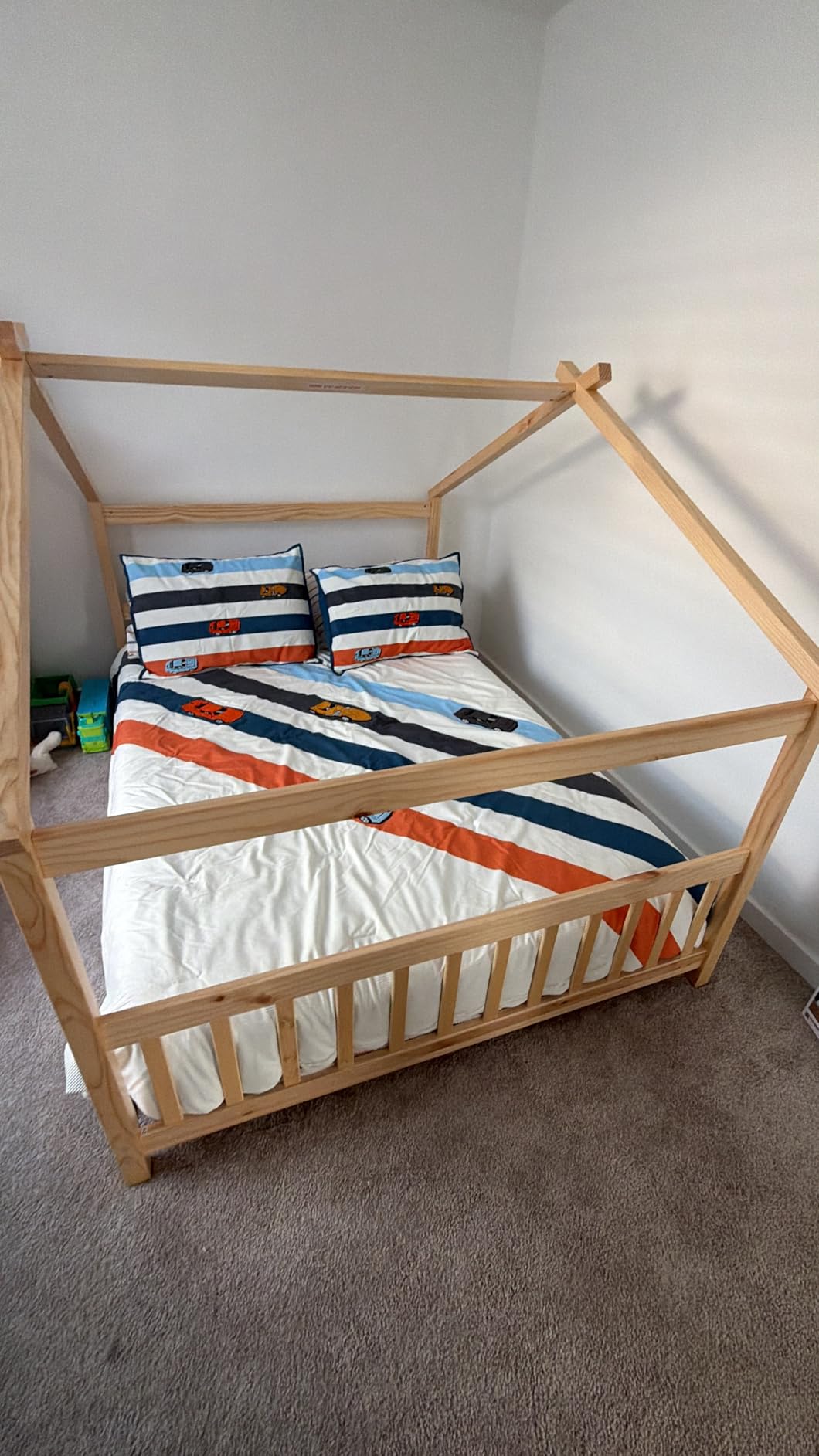 Giantex House Bed Twin, Solid Wood Kids House Bed with Roof, Headboard and Footboard, Low Floor Twin Bed Frame for Kids Teens Girls Boys, No Box Spring Needed, Natrual customer photo 1