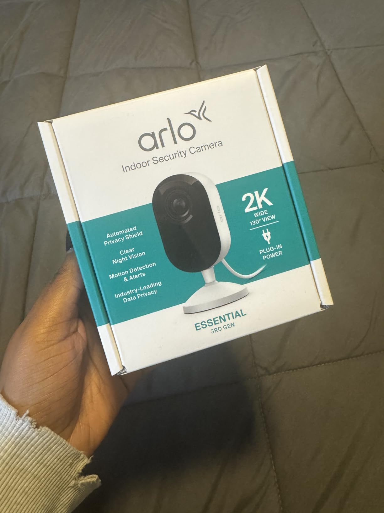 Arlo Essential Indoor Security Camera 2K (3rd Gen, 2025 Release) - Wired Plug-in Power, Person Recognition, Animal Detection, 1-Month Trial of Secure Plan, Automated Privacy Shield, 1 Cam, White customer photo 2