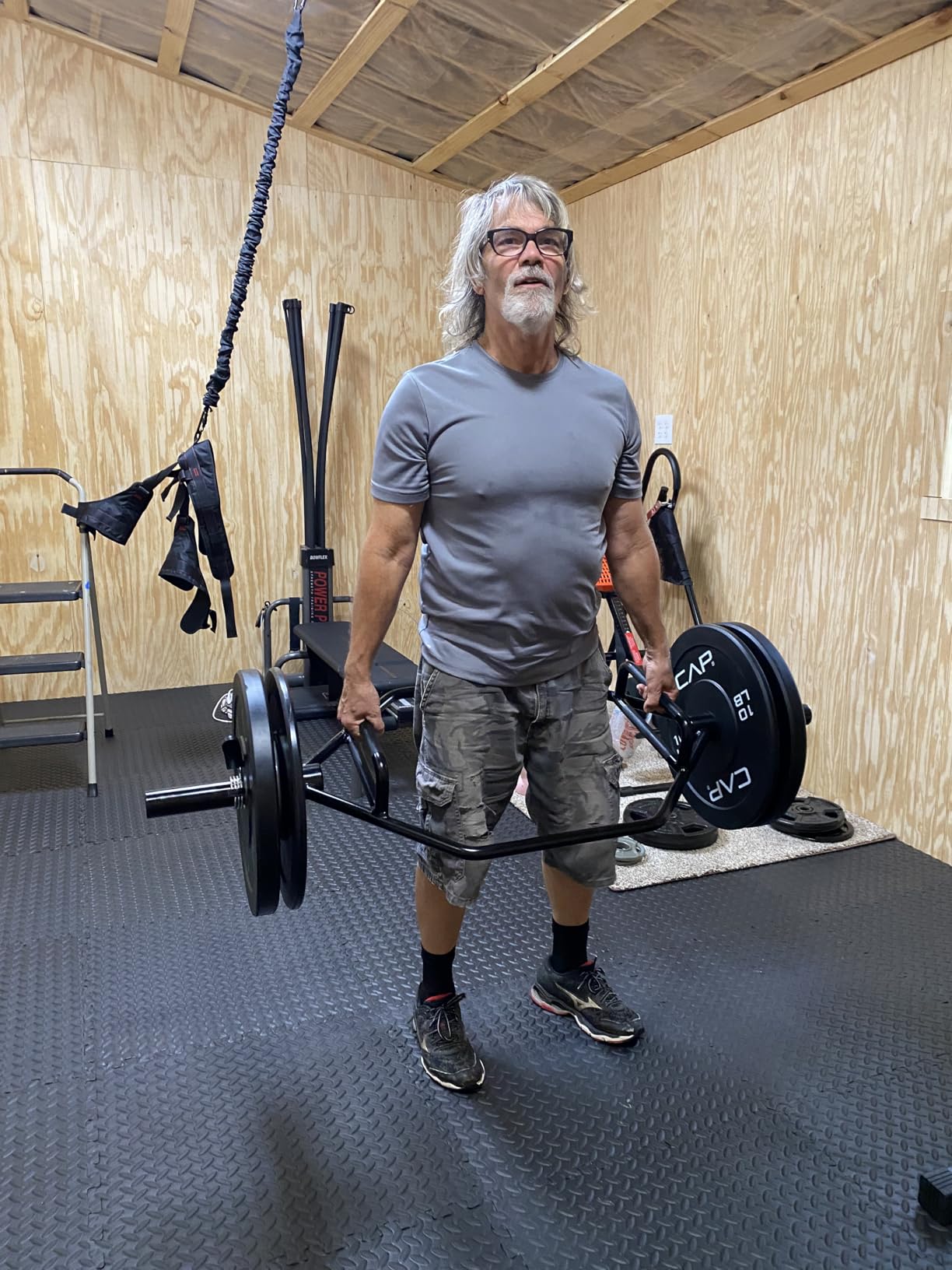 VEVOR Trap Bar Hex Bar, 2-Inch Hex Barbell, 800 LBS Capacity Shrug Bars with Knurled Grips customer photo 1