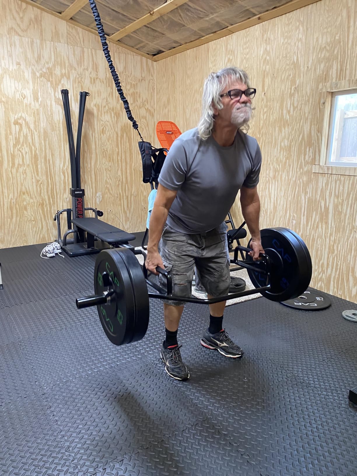 VEVOR Trap Bar Hex Bar, 2-Inch Hex Barbell, 800 LBS Capacity Shrug Bars with Knurled Grips customer photo 2