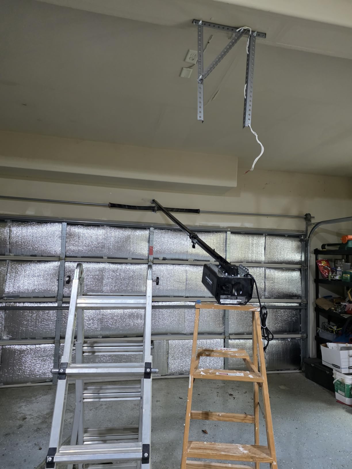 Belt Drive myQ Garage Door Opener, 3/4HP w/Fixed Camera | Ultra quiet belt drive, smart garage myQ integration, Includes: 2 remotes, wall control, battery backup & safety sensors customer photo 2