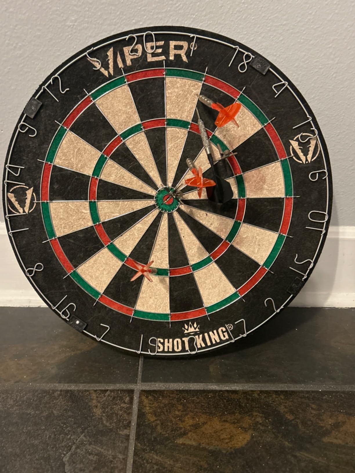 Viper by GLD Products Shot King Regulation Bristle Steel Tip Dartboard Set with Bullseye Metal Radial Spider Wire Compressed Sisal Board with Rotating Number Ring Includes 6 Darts Black customer photo 1