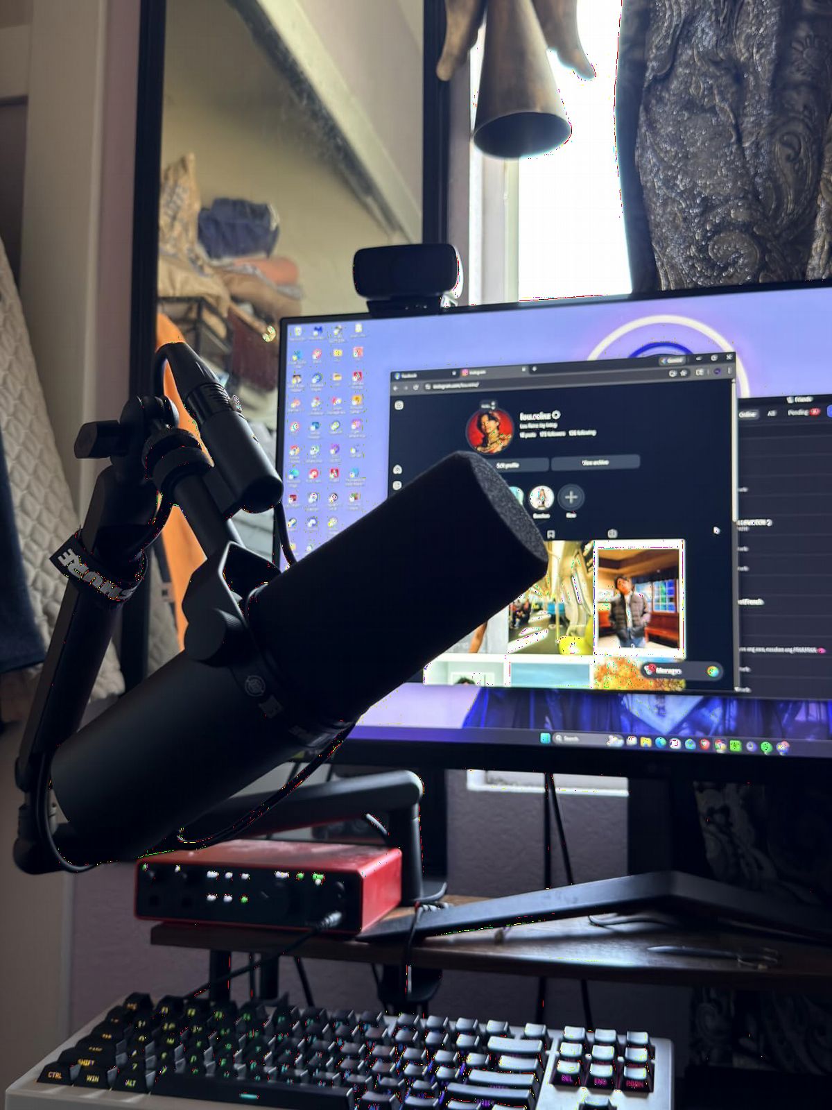 Shure SM7B Dynamic Studio Microphone - XLR Mic for Podcasting, Streaming, Vocal Recording & Broadcasting customer photo 2