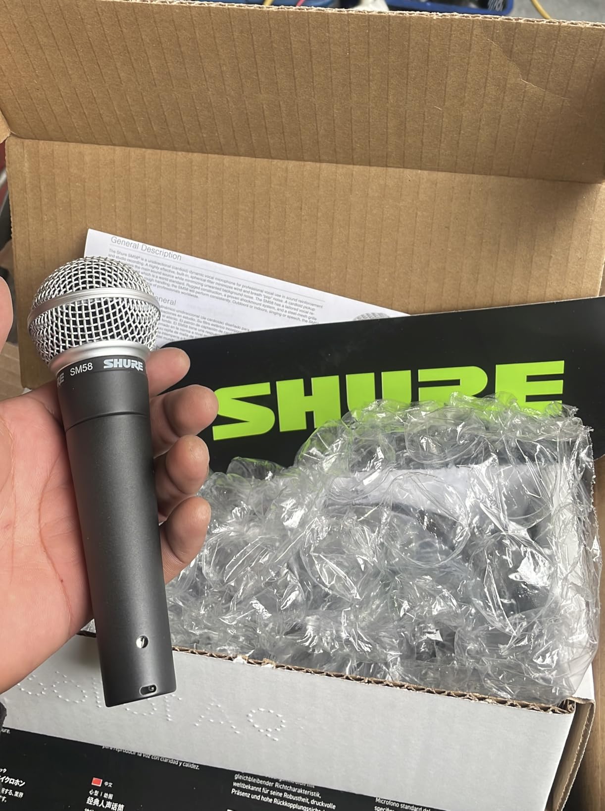 Shure SM58-LC Dynamic Vocal Microphone - Professional Handheld Cardioid XLR Mic for Singing, Live Performance, Studio Recording, Podcast & Broadcast, Black customer photo 2
