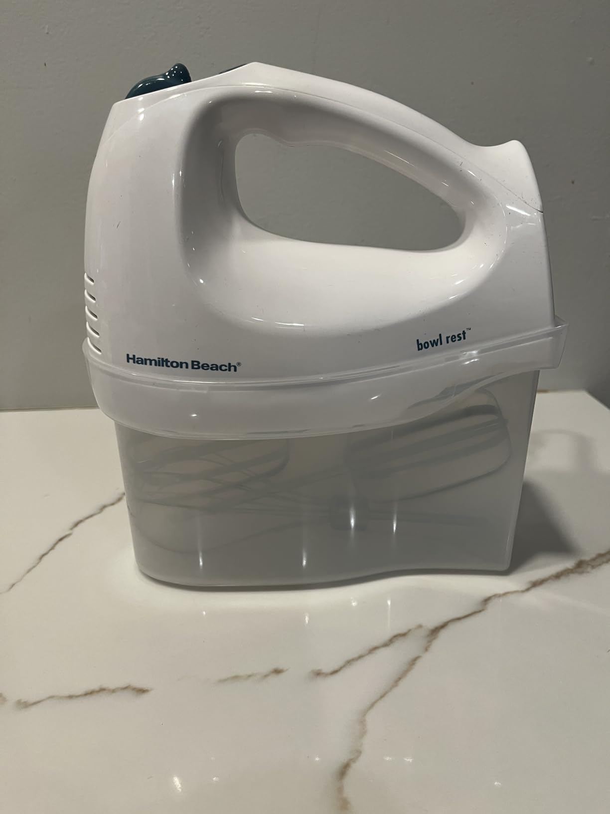 Hamilton Beach 6-Speed Electric Hand Mixer With QuickBurst and Bowl Rest | Powerful 250 Watt Motor | Traditional Beaters | Snap-On Storage Case | White | 62682G customer photo 2