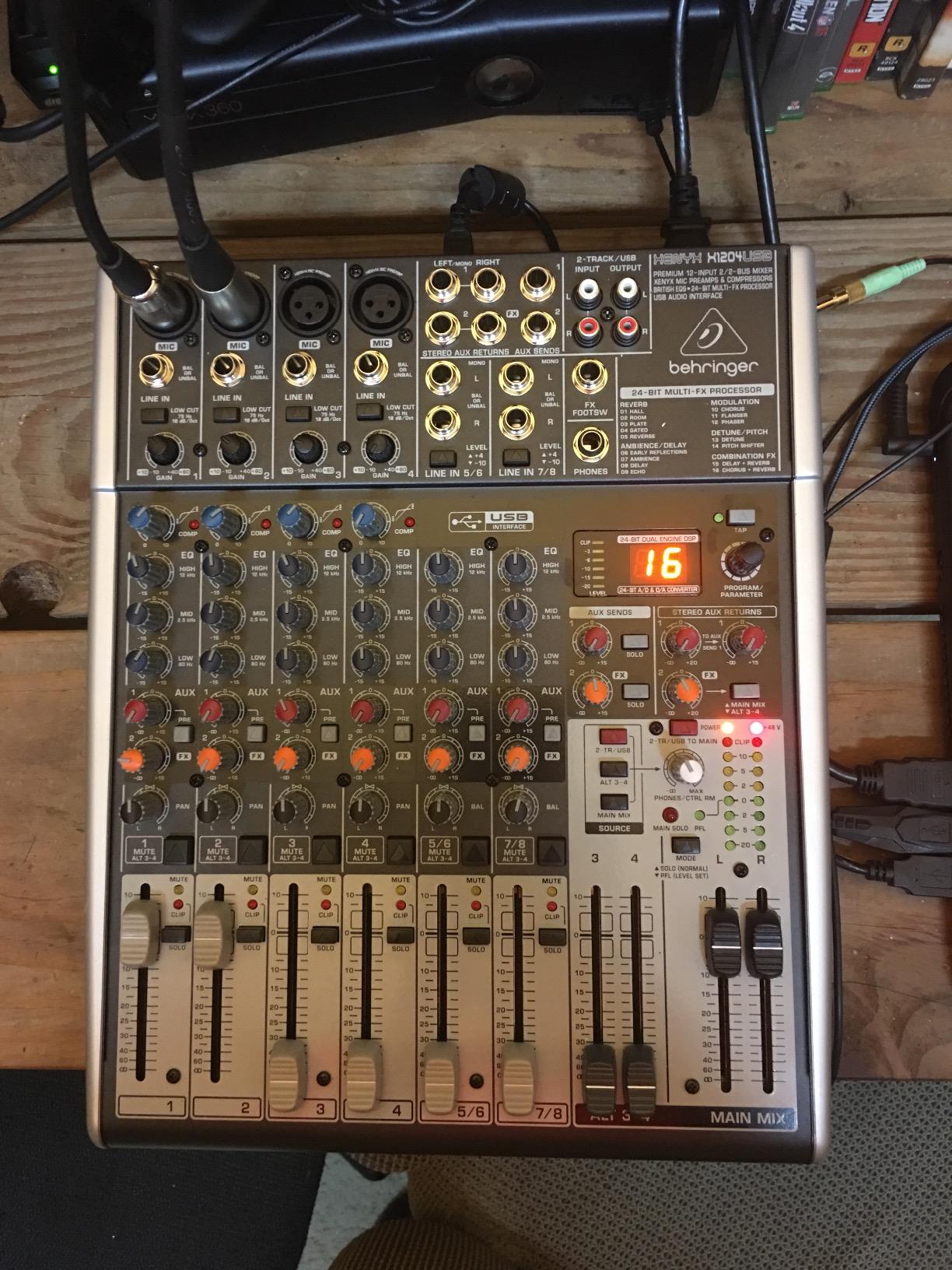 Behringer XENYX X1204USB Premium 12-Input 2/2-Bus Mixer with XENYX Mic Preamps and Compressors, British EQ, 24-Bit Multi-FX Processor and USB/Audio Interface customer photo 1