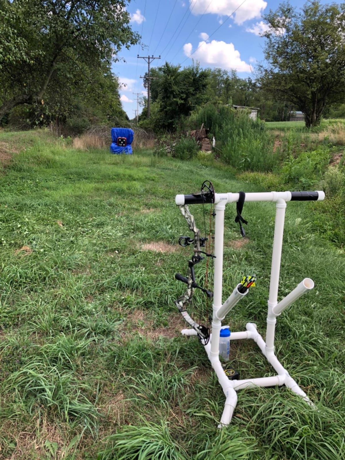 BLOCK Classic Layered Foam Archery Target, 2-Sided Shooting, Unique Open Layer Design Stops Field Points and Broadheads with Friction Not Force, Easy Arrow Removal, Top Carry Handle customer photo 2