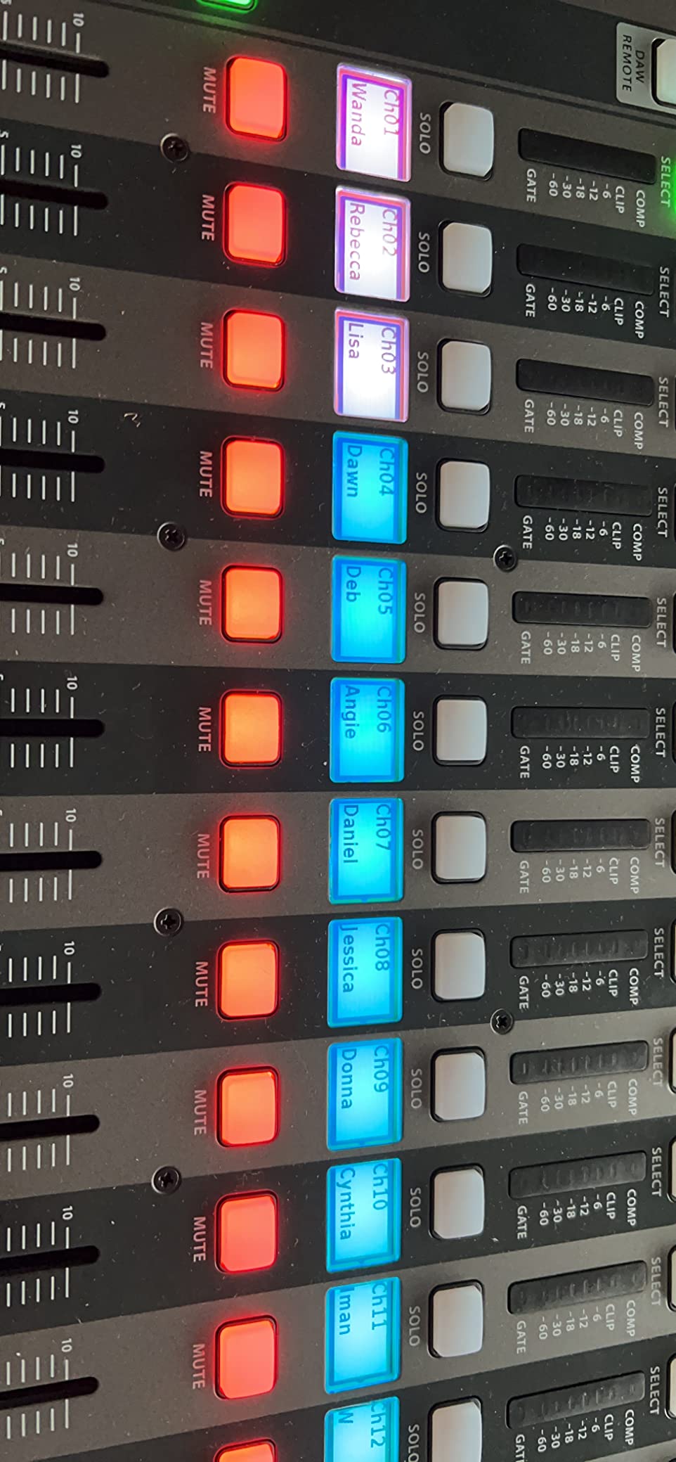 Behringer X32 40-Input 25-Bus Digital Mixing Console customer photo 1