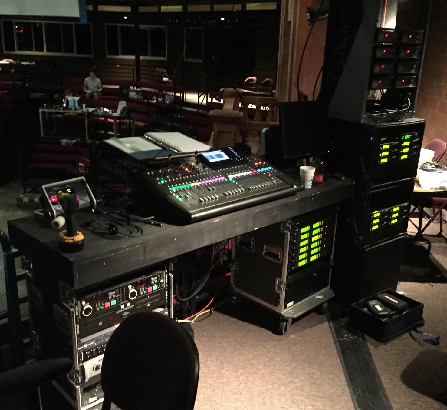 Behringer X32 40-Input 25-Bus Digital Mixing Console customer photo 2