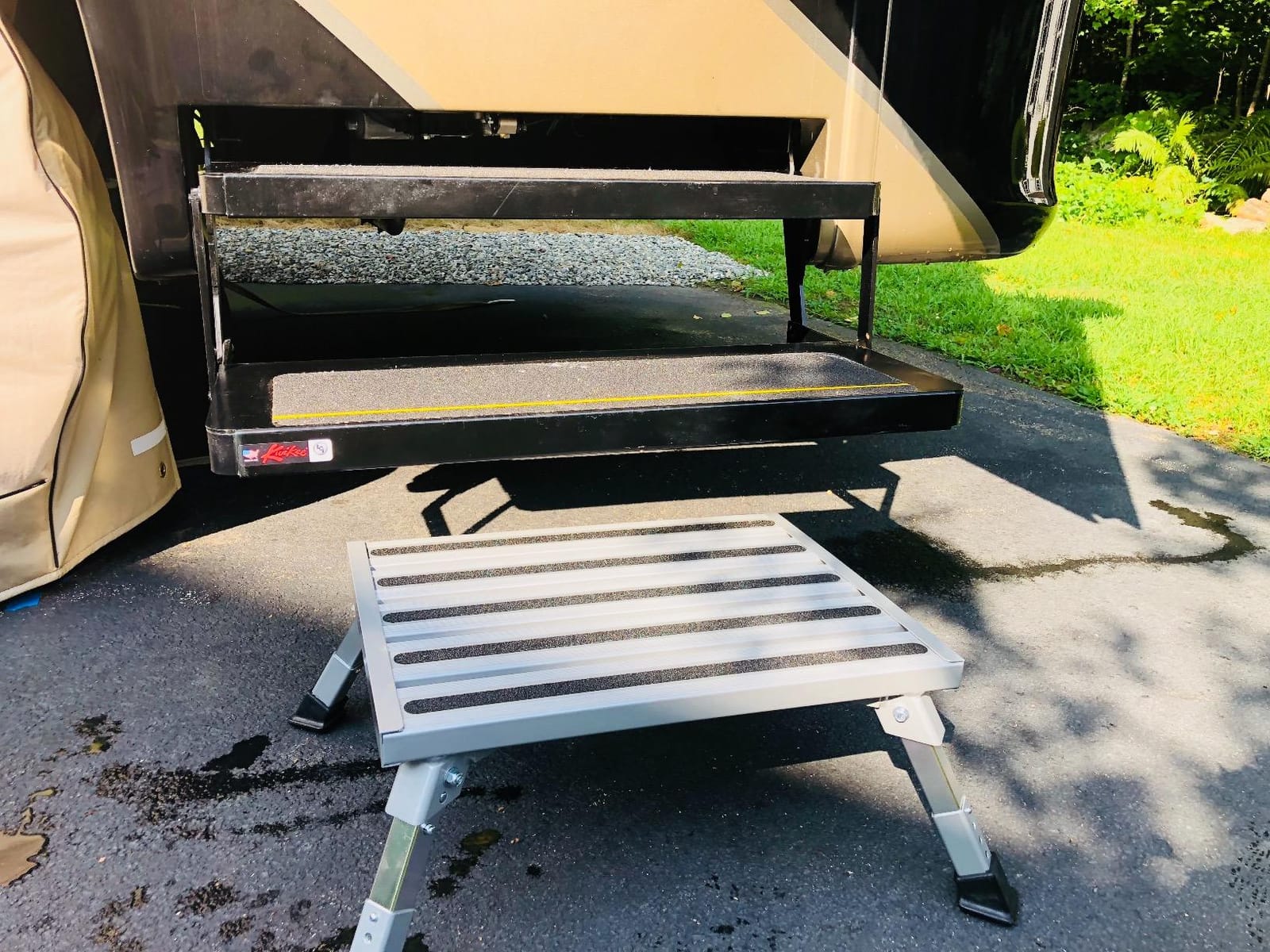 Camco Folding Aluminum Step Stool, Adjustable Height for RV and Trailers, Silver - Lightweight, Foldable, and Heavy-Duty Stepping Platform for Home and Camping customer photo 2