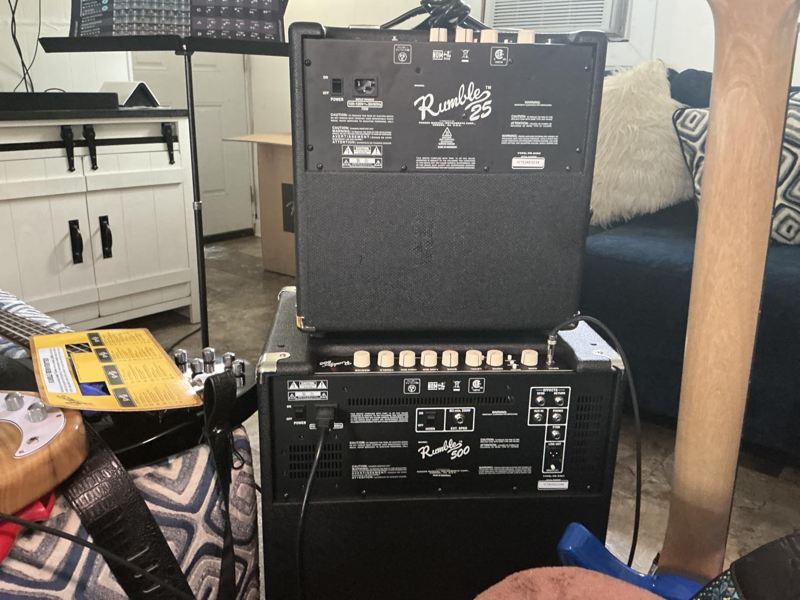 Fender Rumble 25 V3 Bass Guitar Amplifier, 25-Watt Combo Amp with 8