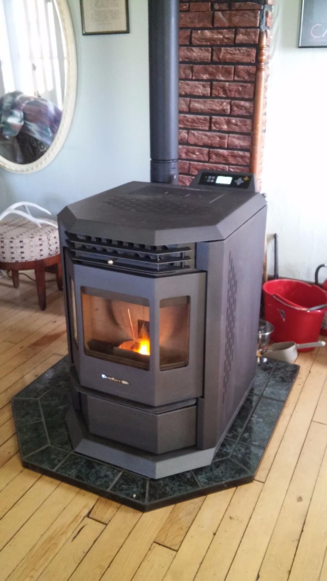 Comfortbilt Wood Pellet Stove HP22 2,800 Sq Ft. Pellet Fuel EPA Cert. 55 Pound Hopper customer photo 2