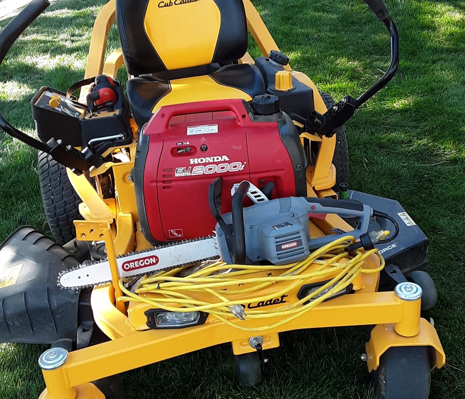 Oregon CS1500 Self-Sharpening Electric Chain Saw, Powerful 15 Amp, Low Kickback, Self-Sharpening Integrated PowerSharp Chain, Automatic Oiler, 2-Year Warranty customer photo 1