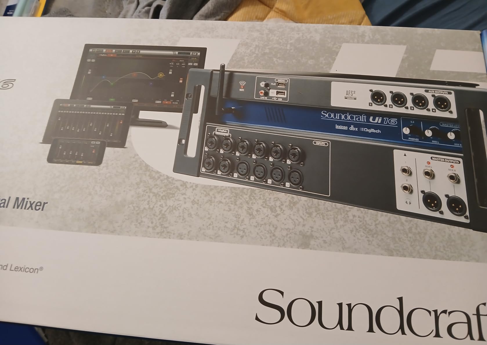 Soundcraft Ui16 Remote-Controlled 16-Input Digital Mixer with Wi-Fi, Double Effects Engines, Multi-Channel USB Audio Interface customer photo 2