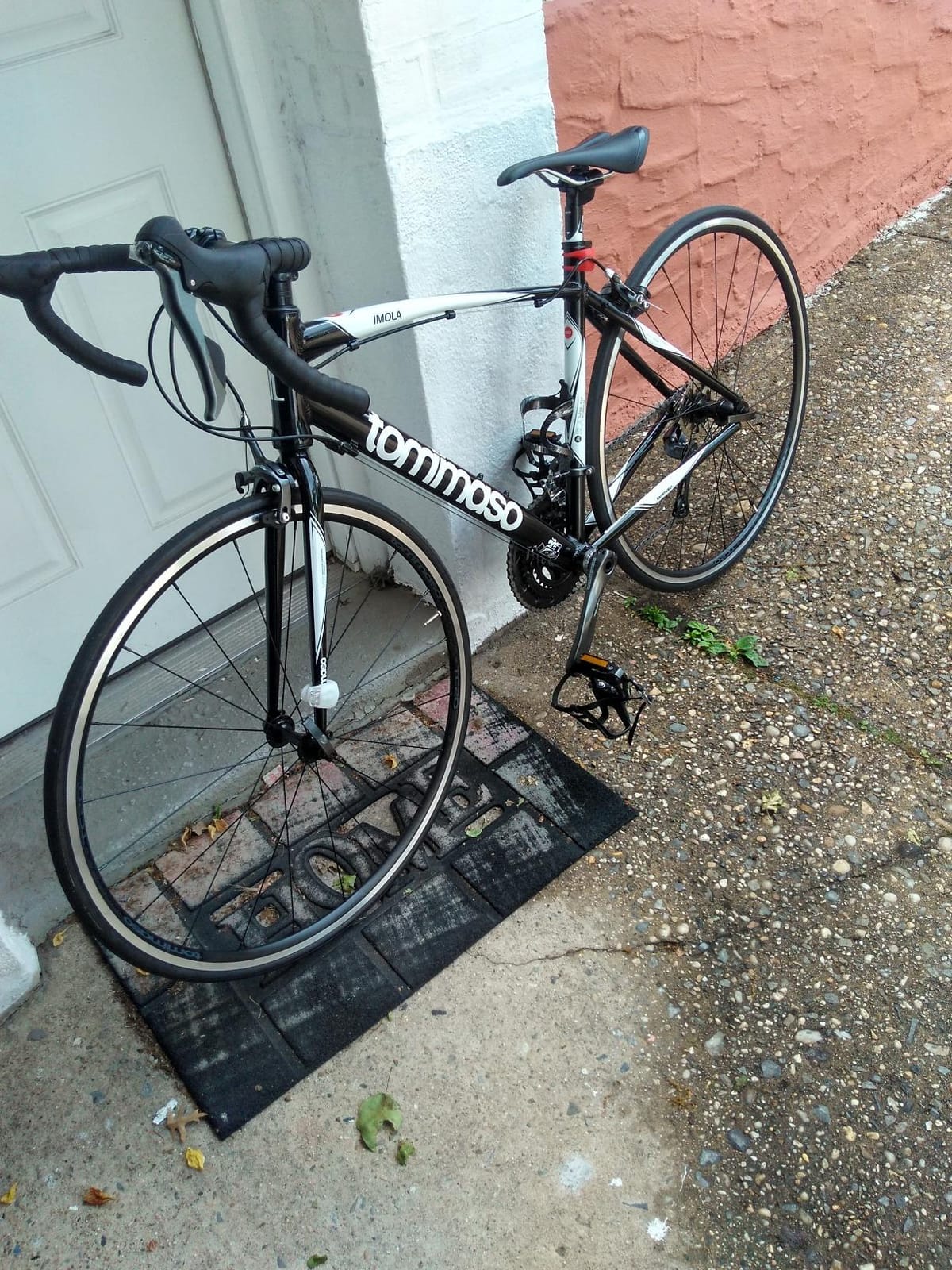Tommaso Imola Sport Bike Performance Aluminum Road Bike, Shimano Claris 24 Speeds Road Bicycle customer photo 2