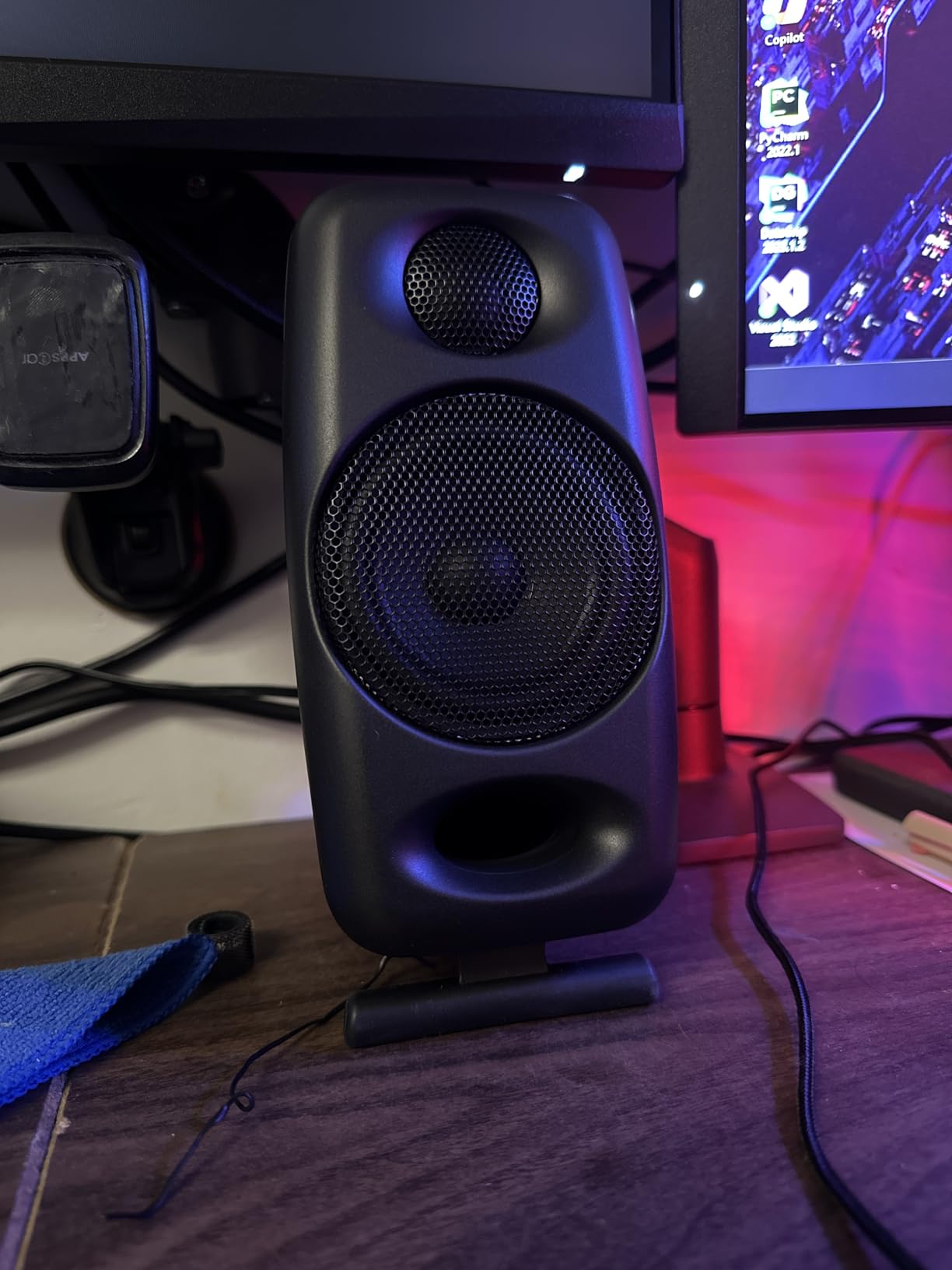 IK Multimedia iLoud Micro Monitor 50 watt Portable Wireless Bluetooth Studio Reference Monitors, Dual Speakers for Music Production, Mixing, Mastering, Composing, Producing and DJs customer photo 1
