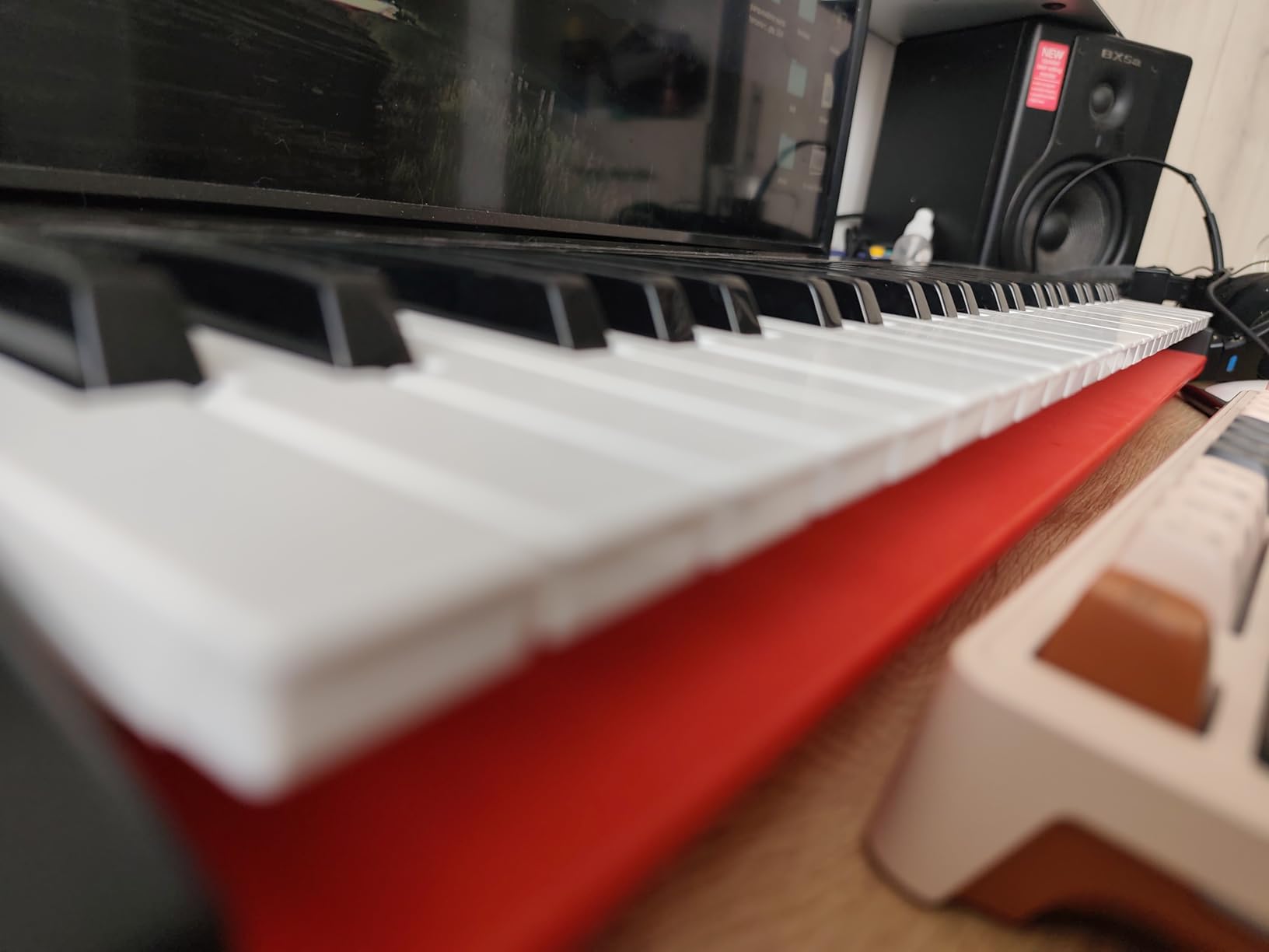 Nektar, 49-Key Midi Controller (SE49), Black white Grey customer photo 2