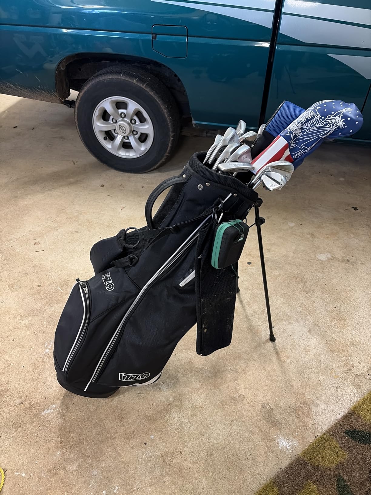 Tangkula Golf Stand Bag with 8 Way Top Dividers customer photo 1