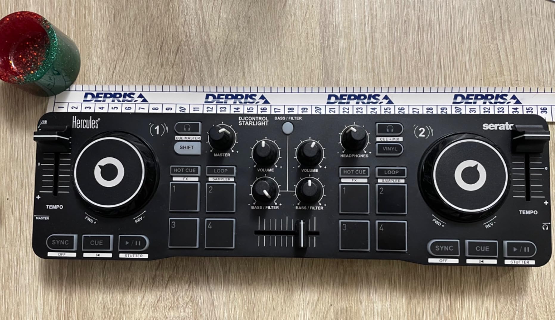 Hercules DJControl Starlight | Pocket USB DJ Controller with Serato DJ Lite, Touch-Sensitive Jog Wheels, Built-in Sound Card and Built-in Light Show customer photo 2