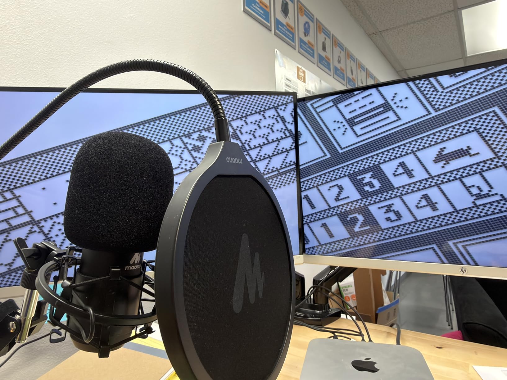 USB Microphone, MAONO 192KHZ/24Bit Plug & Play PC Computer Podcast Condenser Cardioid Metal Mic Kit with Professional Sound Chipset for Recording, Gaming, Singing, YouTube (AU-A04) customer photo 1