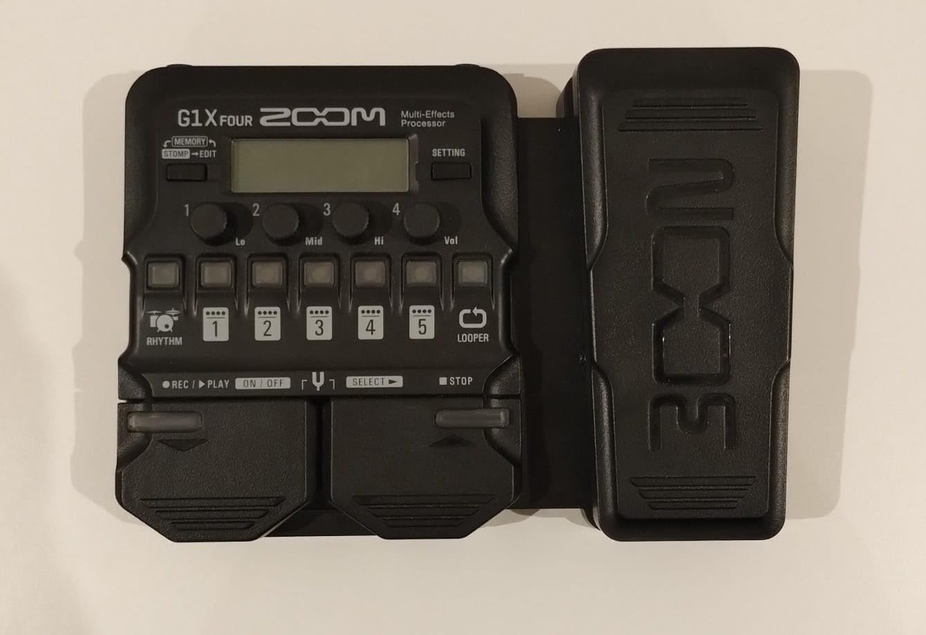 Zoom G1 FOUR Guitar Multi-Effects Processor with 70+ Effects & Amp Modeling, Looper, Rhythm Section, Tuner, Battery Powered customer photo 2