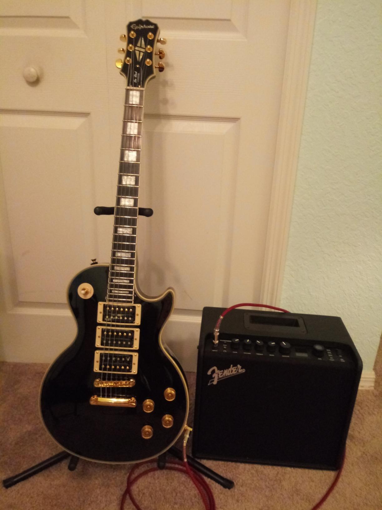 Fender Mustang LT25 Guitar Amplifier, 25-Watt Digital Modeling Combo Amp with 8