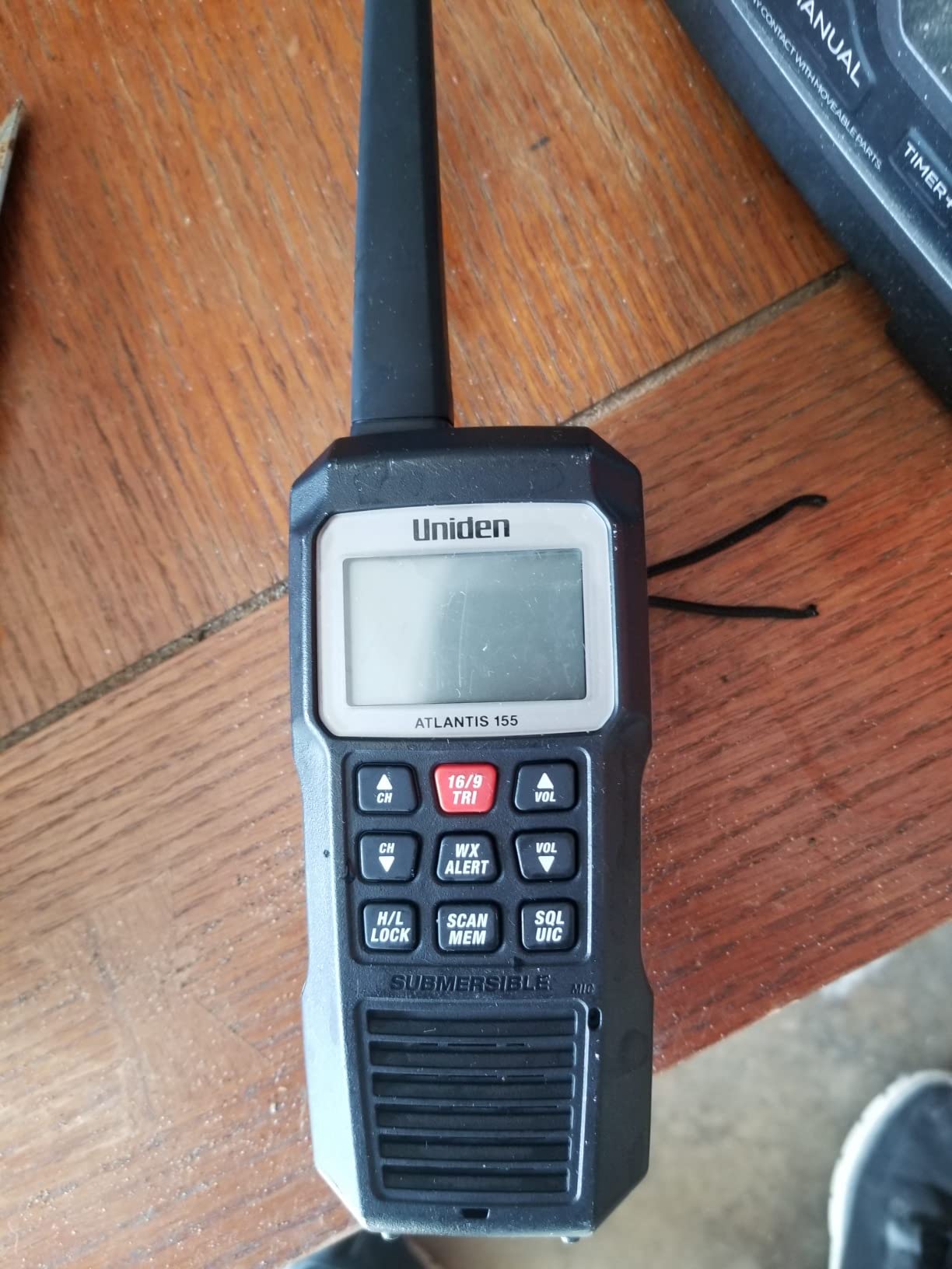 Uniden Atlantis 155 Handheld Two-Way VHF Marine Radio, Floating IPX8 Submersible Waterproof, Dual-Color Screen, All USA/International/Canadian Marine Channels, NOAA Weather Alert, 10 Hour Battery customer photo 1