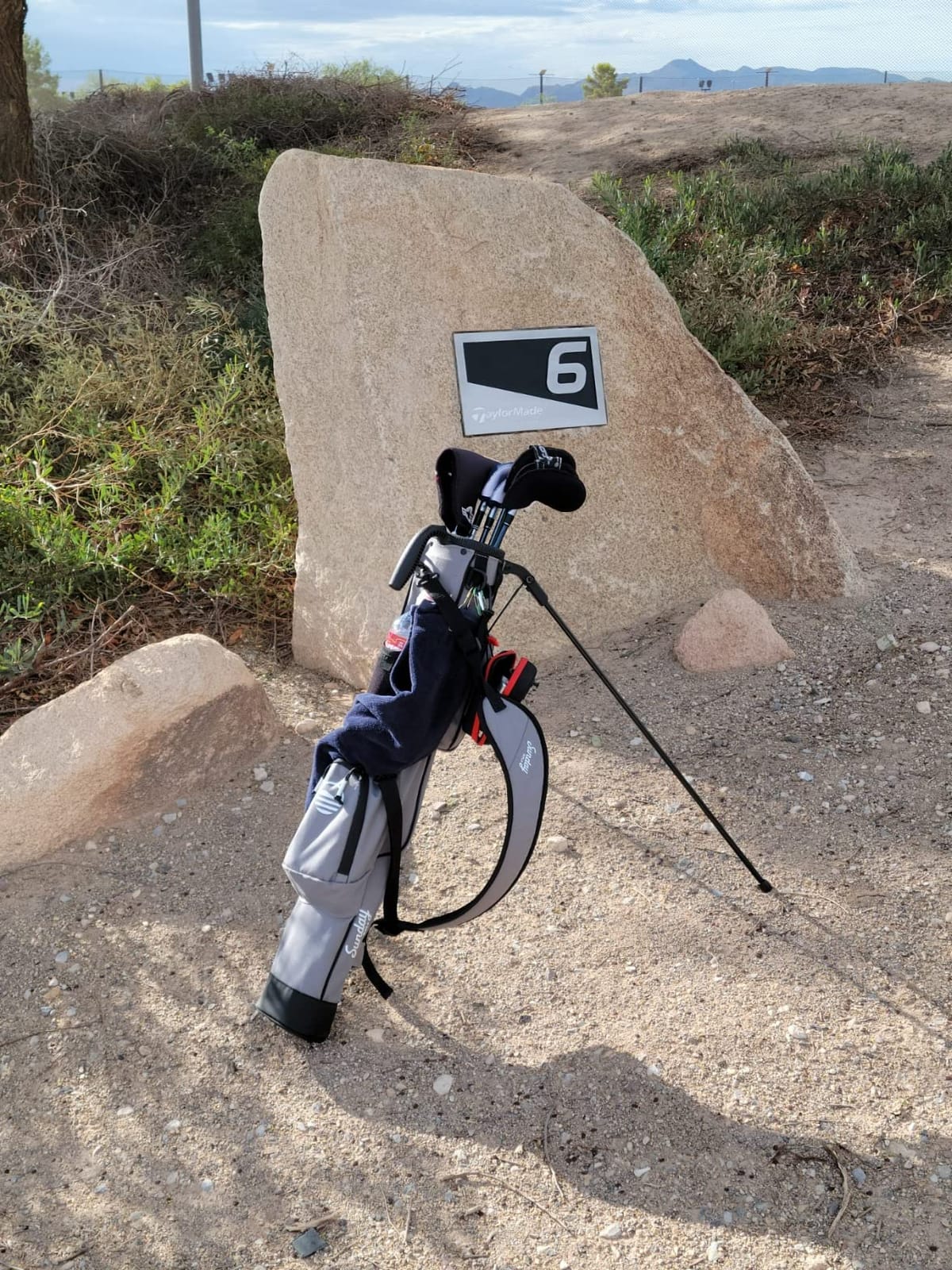 The Original Lightweight Sunday Golf Bag with Stand | Easy to Carry, Durable, Pitch & Putt, Driving Range, Par 3 & Executive Courses customer photo 1
