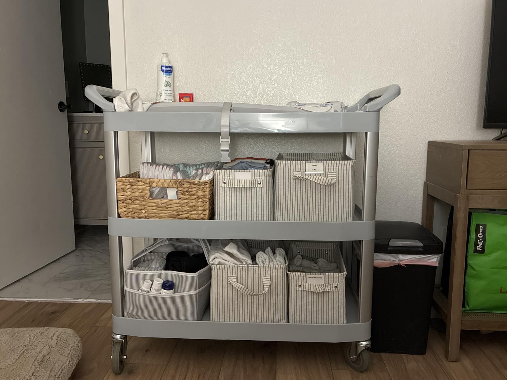 Amazon Basics 3-Tier Rolling Utility Cart with Wheels, Commercial Grade, Storage Cart with 400 lbs Loading Capacity, Portable Mobile Shelving, Gray customer photo 1