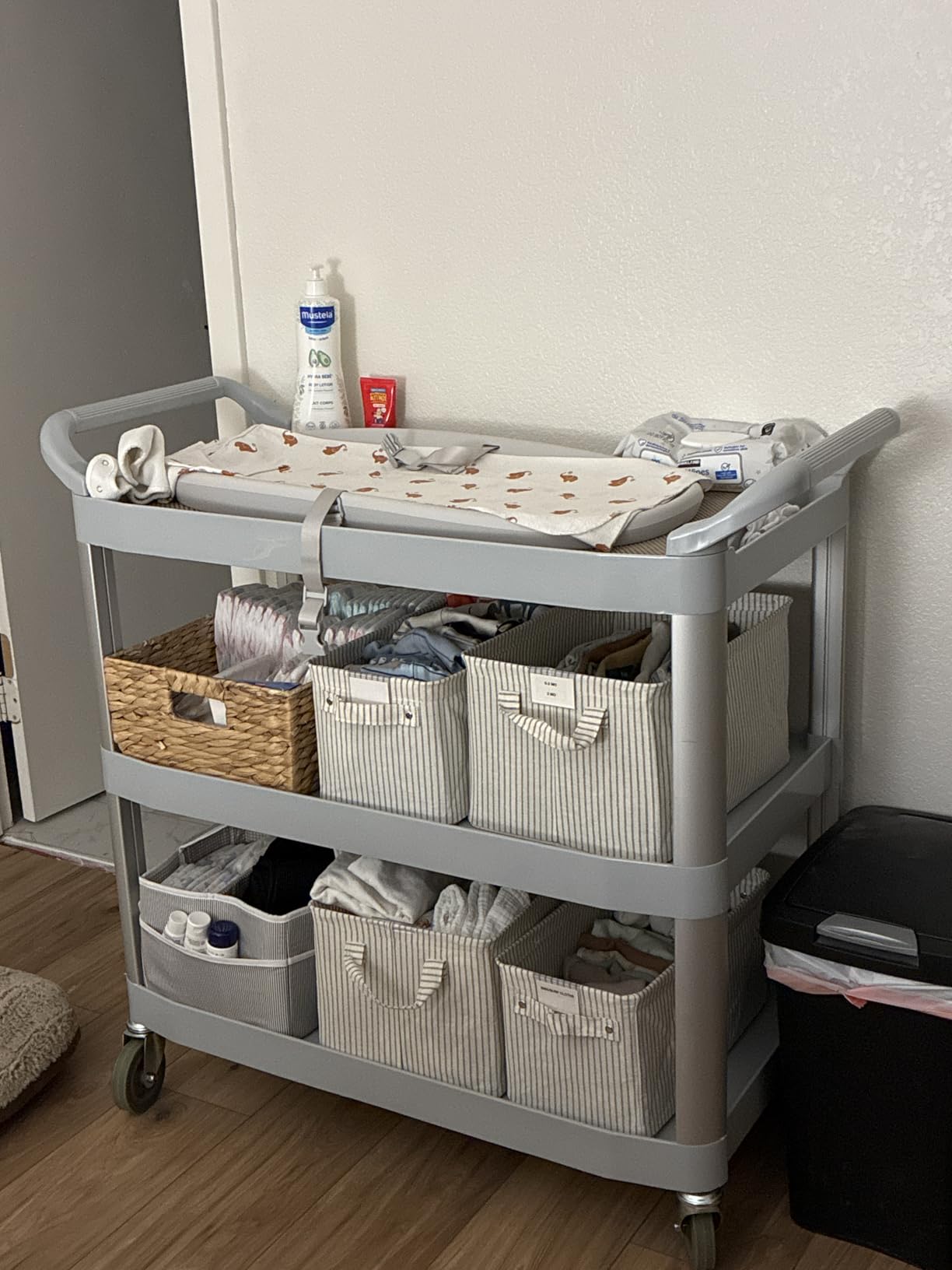 Amazon Basics 3-Tier Rolling Utility Cart with Wheels, Commercial Grade, Storage Cart with 400 lbs Loading Capacity, Portable Mobile Shelving, Gray customer photo 2