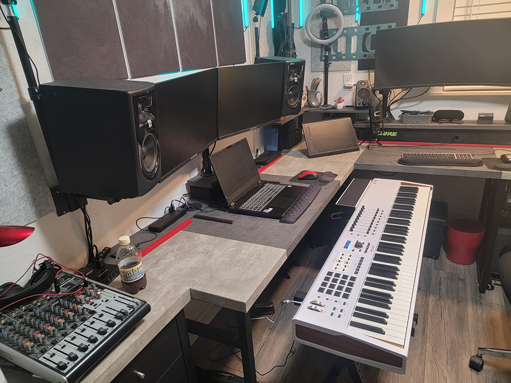 Arturia KeyLab 88 MkII 88 Key Weighted USB MIDI Keyboard Controller - Aftertouch, Velocity Sensitive, Hammer-Action, Piano Feel, With 16 Drum Pads, 9 Faders, 9 Knobs and Analog Lab V Software Included customer photo 1