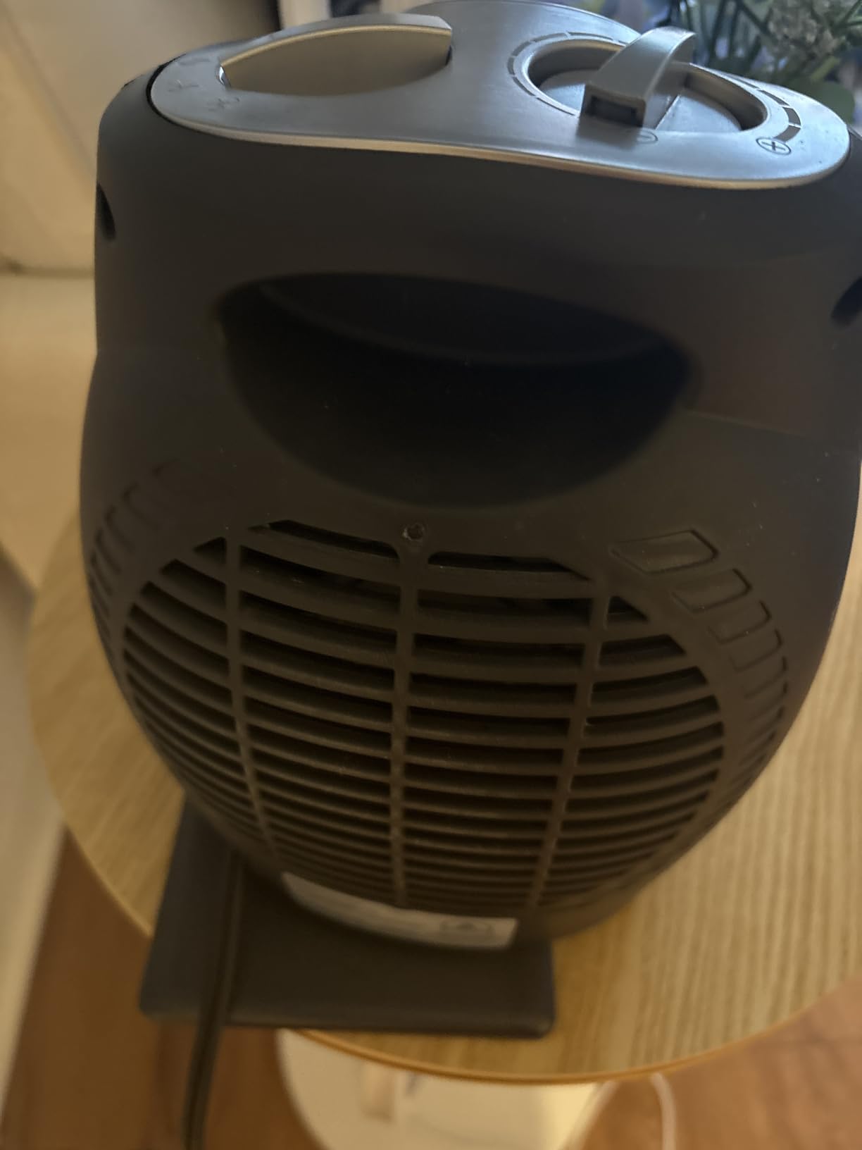 Amazon Basics Ceramic Space Heater, Portable Indoor Heating Solution, With Overheat and Tip-Over Protection, Thermostat, Non-Oscillating, 1500W, Fast Heating, Silver customer photo 2