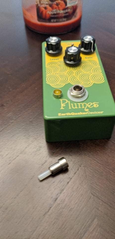EarthQuaker Devices Plumes Small Signal Shredder Overdrive Guitar Effects Pedal | Tube-Screamer-Style Overdrive, Level and Tone and Gain Plus 3-Position Mode, True-Bypass, 9V DC, Made in Usa customer photo 2