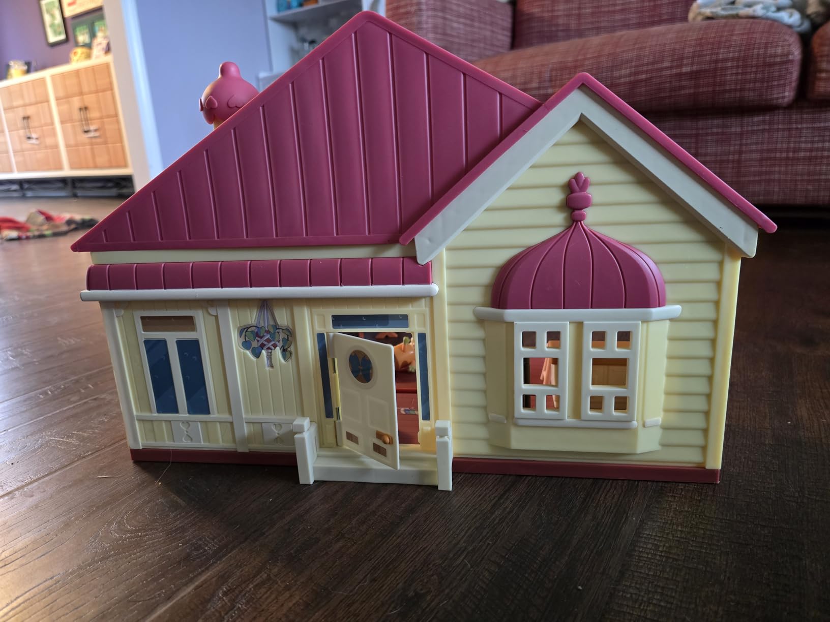 Bluey Toy House Mega Bundle, Family Home & BBQ Playhouse, Ages 3-5 | 4 rooms, fold-down patio, 13+ accessories, poseable Bluey, Bingo, Bandit & Chilli figures; Amazon Exclusive customer photo 2