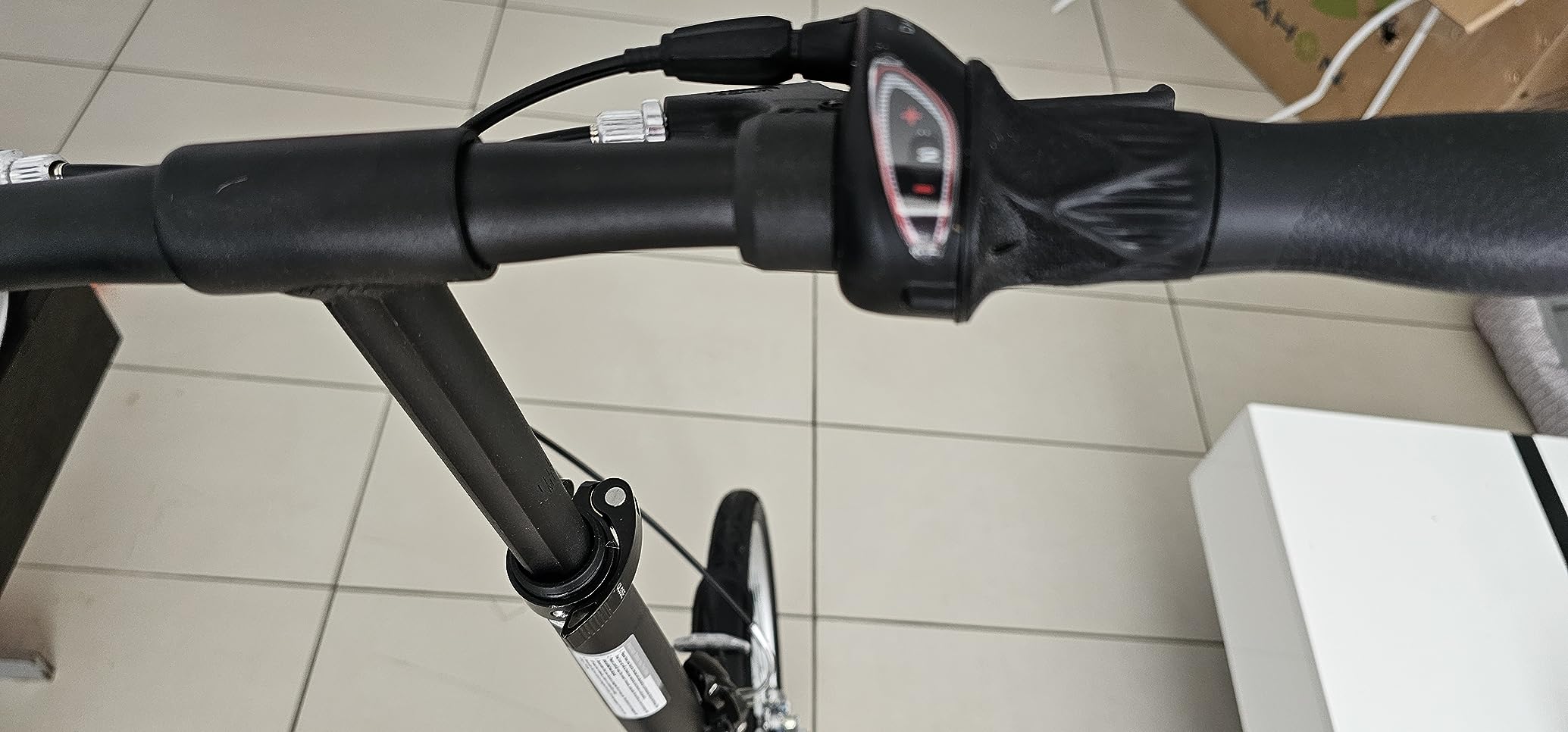SUV D6 Folding Bike, Lightweight Aluminum Frame; 6-Speed Gears; 20