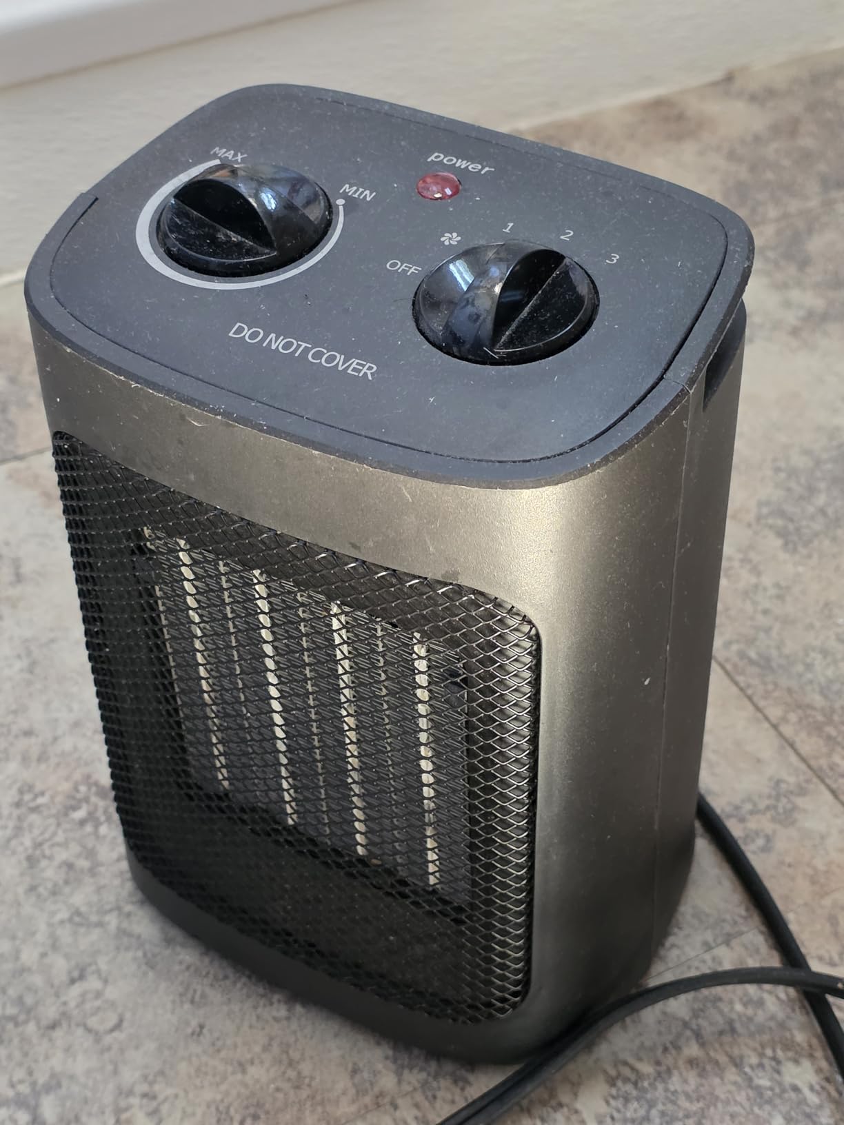 Space Heater, 1500W Electric Heaters Indoor Portable with Thermostat, PTC Fast Heating Ceramic Room Small Heater with Heating and Fan Modes for Bedroom, Office and Indoor Use customer photo 1