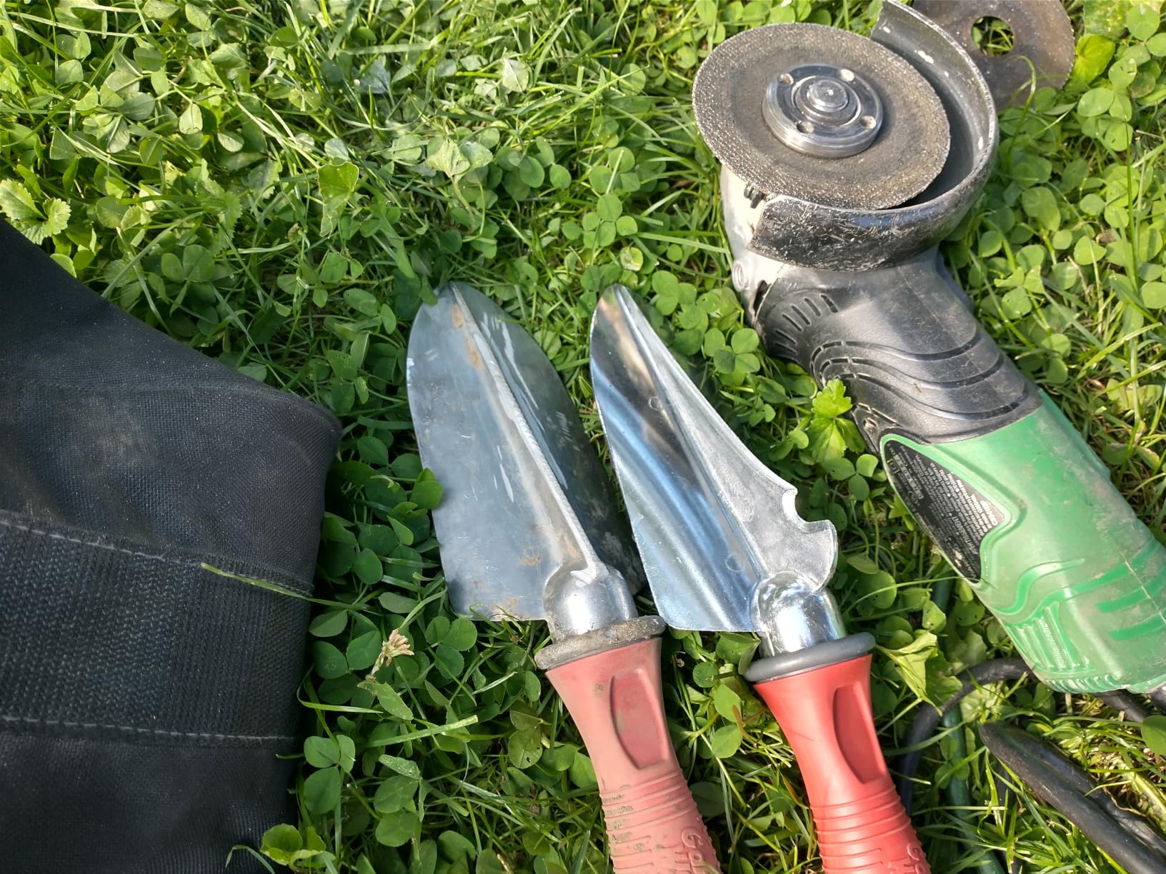Garden Weasel Double-Sided Garden Cultivator/Tiller | Cultivate, Till, Break Up Soil | Planting and Gardening Hand Digging Tool customer photo 1