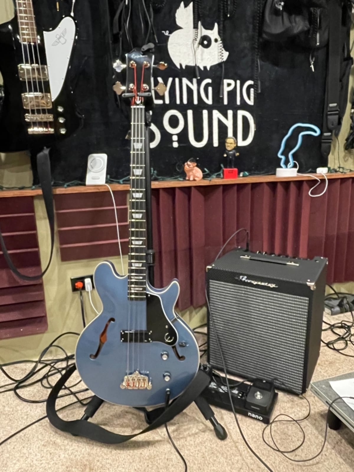 Ampeg Rocket Bass RB115 Bass Combo 1x15 200 Watts customer photo 1