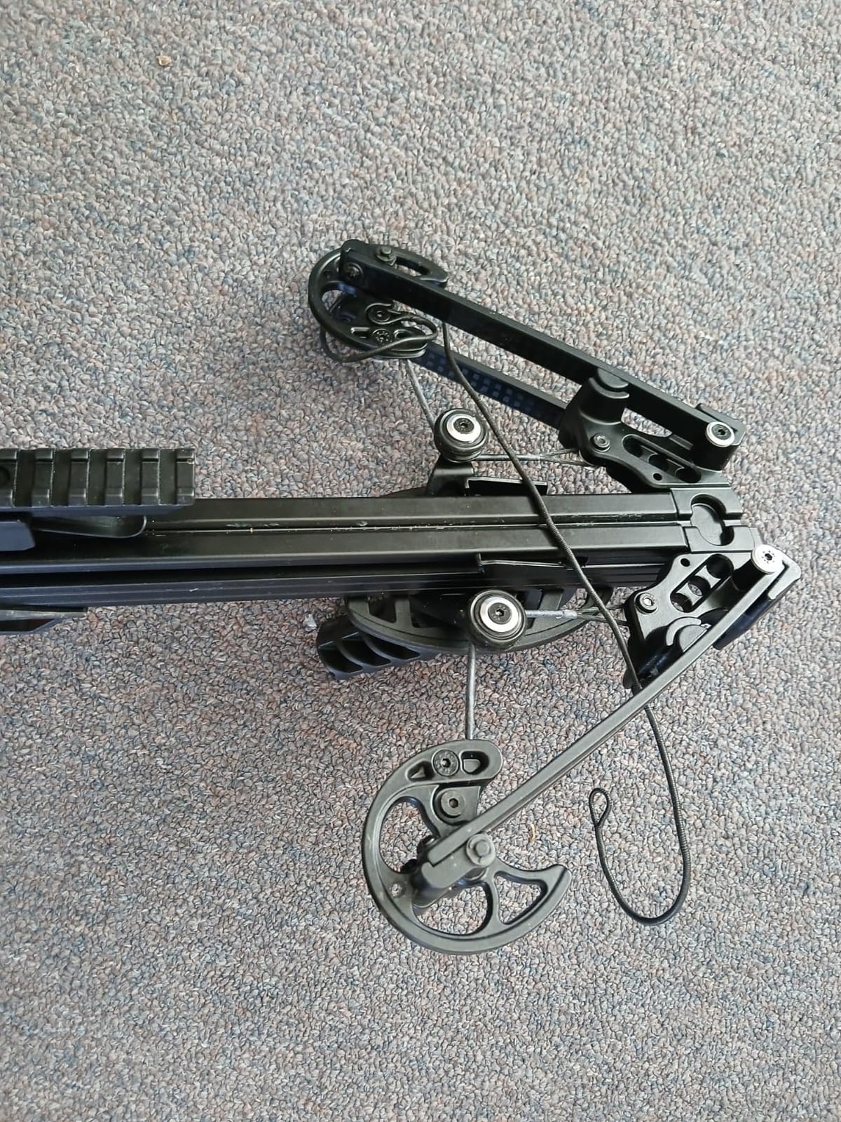 BAT Compound Crossbow for Hunting, Bowfishing and Target, 300 FPS, Built-in Cocking Assist customer photo 2
