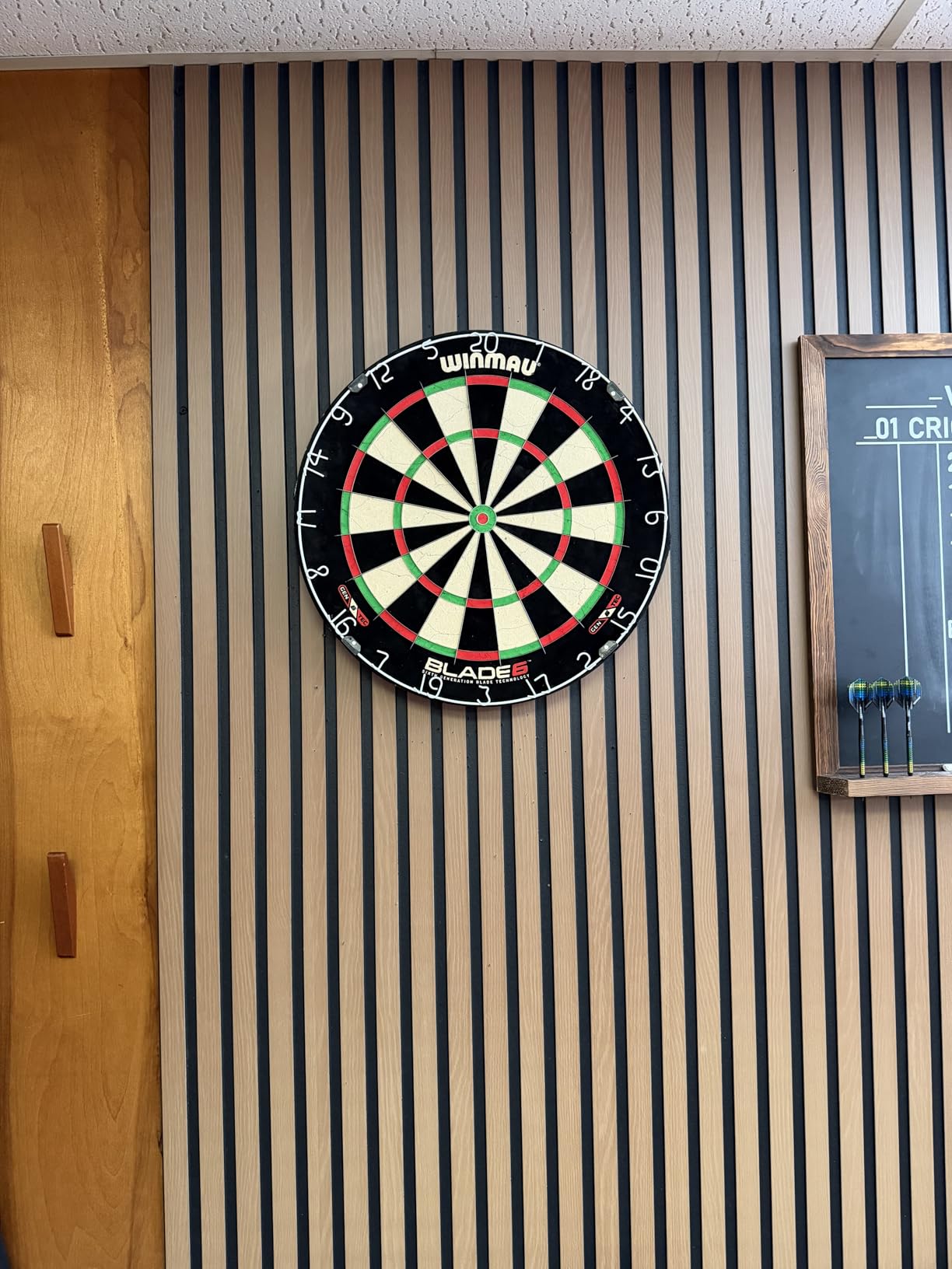WINMAU Professional Bristle Dartboard - PDC Tournament Board with Official Tournament Specifications - Available in Blade 6 Single, Dual, Triple Core & Blade X Generations customer photo 1