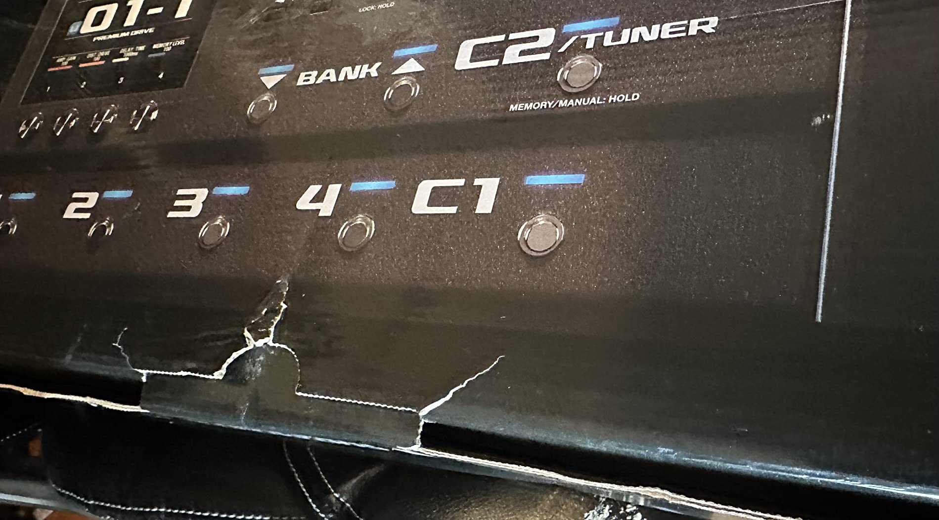 BOSS GX-100 | Advanced Guitar Effects Processor | Authentic Tube Amp Tone with AIRD Technology | 32 Amp Types & 170+ BOSS Effects Derived from the Flagship GT-1000 customer photo 1
