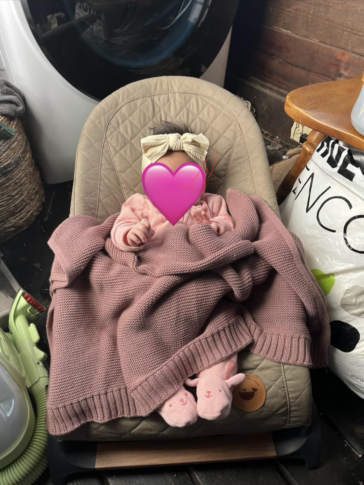 ANGELBLISS Baby Bouncer Seat for Infants, Portable Bouncy Seat, Beige | Natural vibrations, soft fabric, ergonomic support, easy-clean cover, foldable frame, and newborn-friendly comfort customer photo 1
