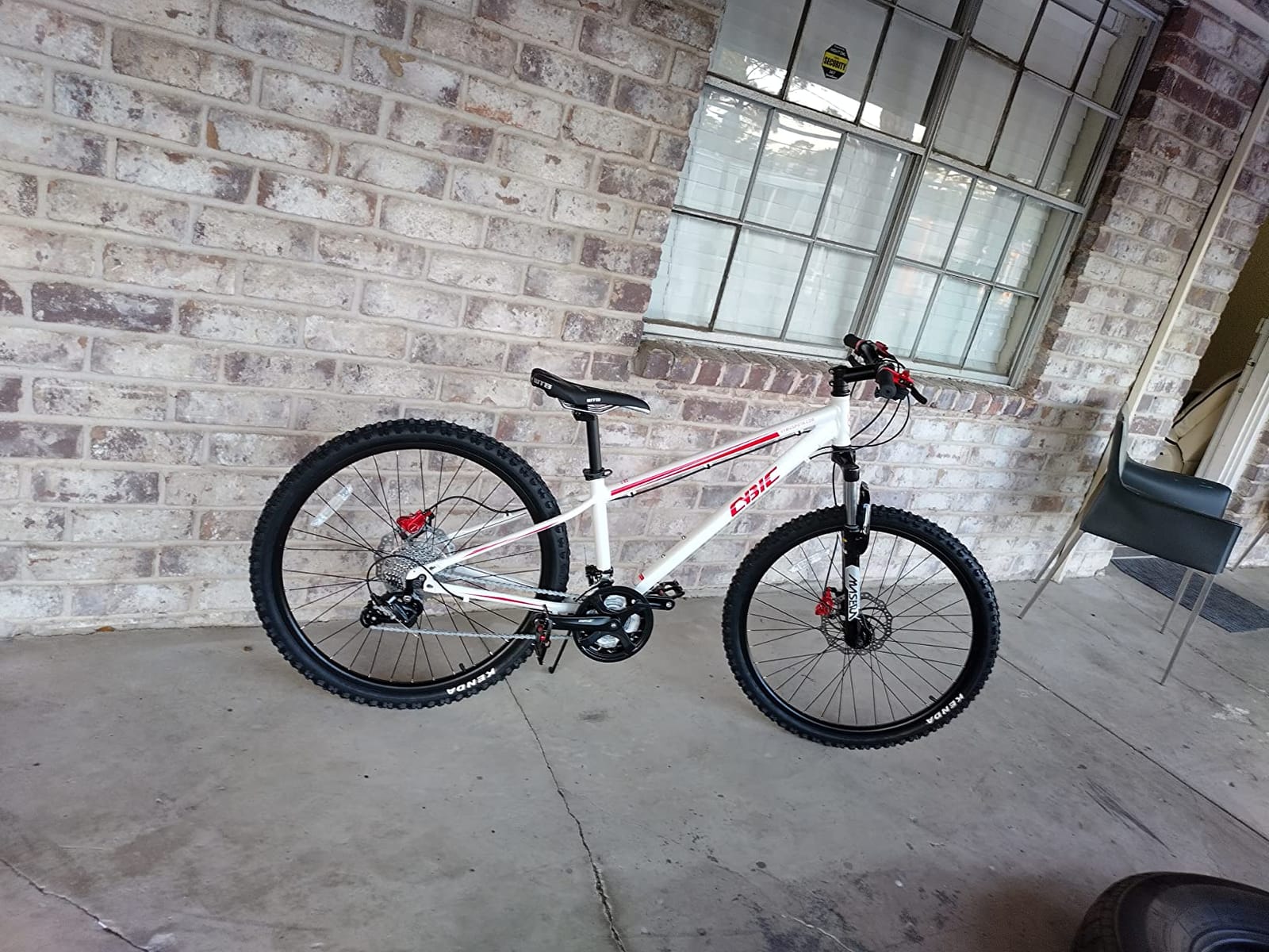 24 Inch Fat Tire Bike for Youth Teens, 7-Speed Mechanical Disc Brake Steel Frame, 24x3.0 Knobby Tires Beach Snow Mountain Bicycle customer photo 1