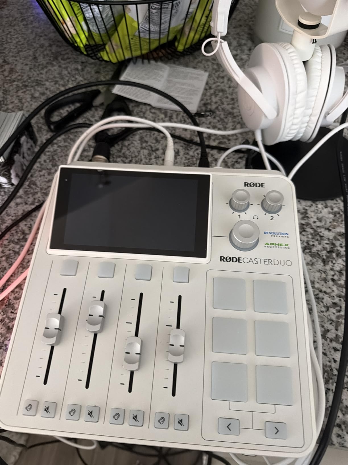 RØDE RØDECaster Duo Compact All-in-One Audio Production Solution for Podcasting, Streaming, Music Production and Content Creation customer photo 1