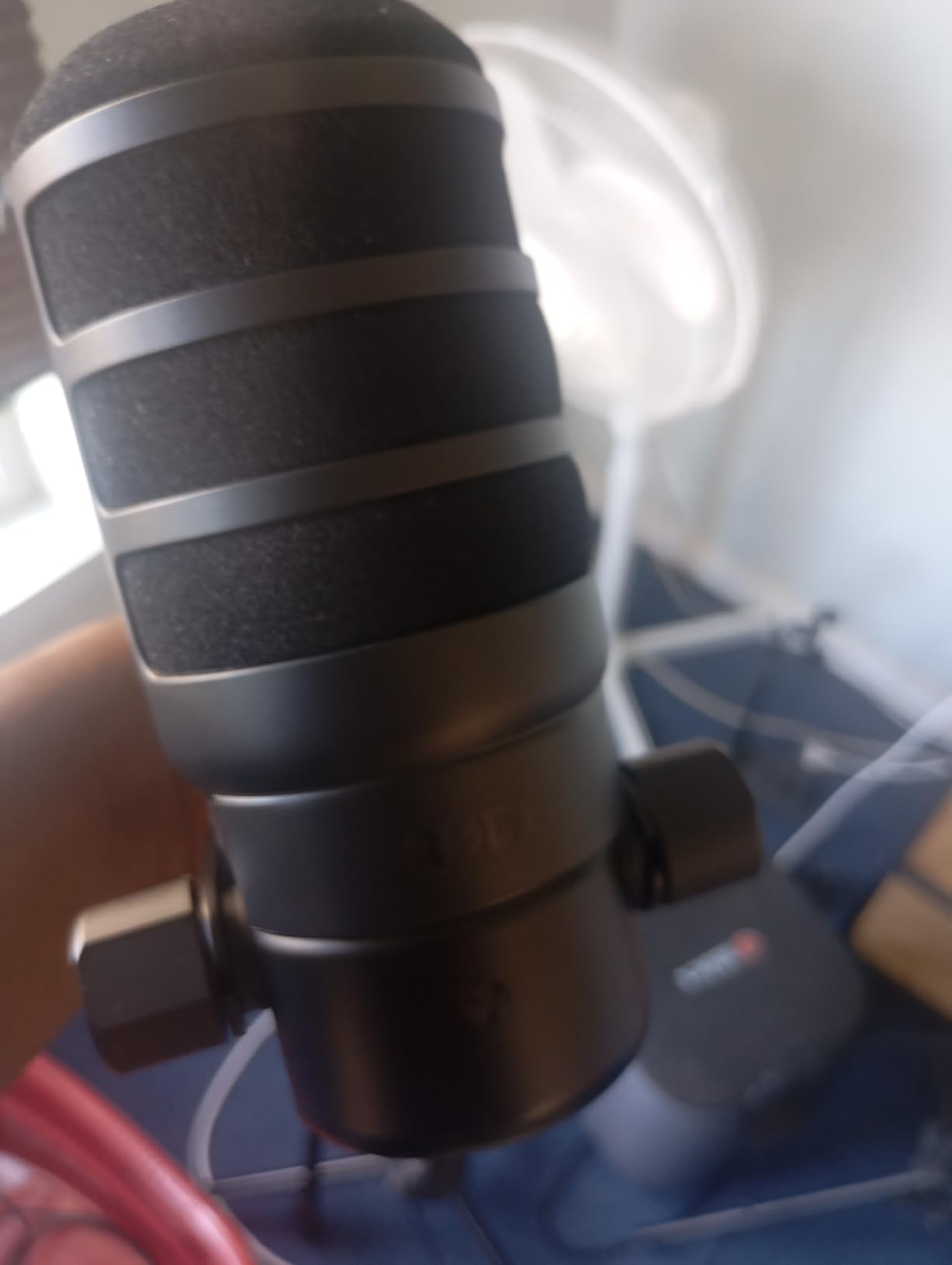 RØDE PodMic USB Versatile Dynamic Broadcast Microphone With XLR and USB Connectivity for Podcasting, Streaming, Gaming, Music-Making and Content Creation (Black) customer photo 1