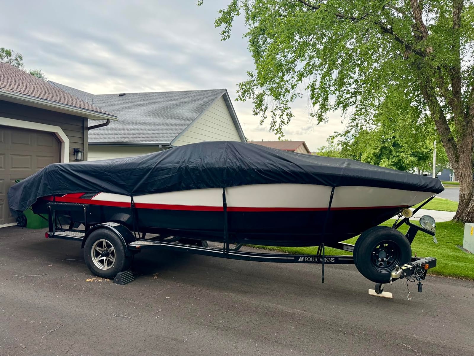 RVMasking Waterproof Boat Cover 16-18.5 ft, 1400D Heavy Duty Middle Reinforced Marine Grade Trailerable Cover, Fits 16'-18.5' V-Hull Tri-Hull Bass Boat Runabout Fish Ski Boat with Storage Bag, Gray customer photo 1